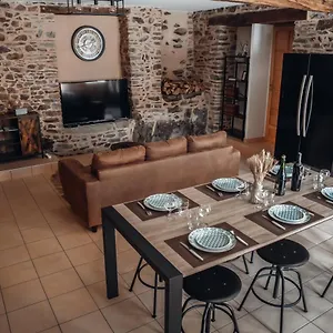  Vakantiehuis Maison Quartier Medieval Au Pied Du Chateau